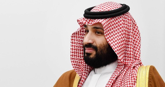 Saudyjski następca tronu Mohammad bin Salman ostrzegł w wywiadzie dla stacji CBS, że ceny ropy mogą wzrosnąć do "niewyobrażalnie wysokich poziomów", jeśli świat "nie powstrzyma Iranu". Podkreślił jednocześnie potrzebę politycznego rozwiązania konfliktu.