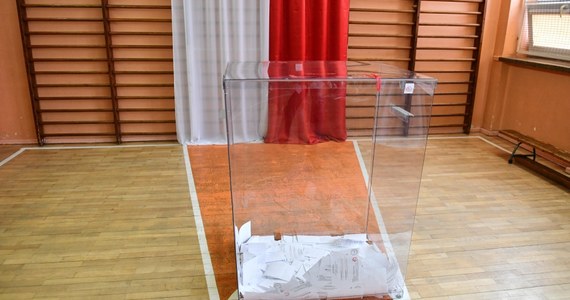​Głosowanie korespondencyjne to spore ułatwienie dla wyborców z niepełnosprawnościami. Kto może tak zagłosować w wyborach do Sejmu i Senatu?