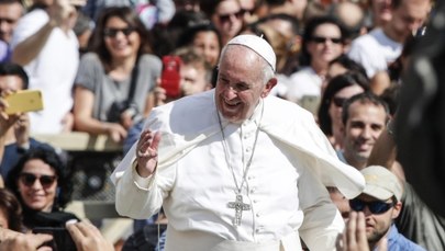 Papież spotkał się z jezuitą działającym na rzecz osób LGBT