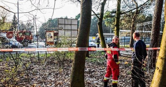 Poznańska prokuratura złożyła akt oskarżenia ws. wypadku karetki w Puszczykowie w Wielkopolsce. Kierowca ambulansu został oskarżony o spowodowanie w kwietniu katastrofy w ruchu lądowym, w wyniku której zginęły dwie osoby.