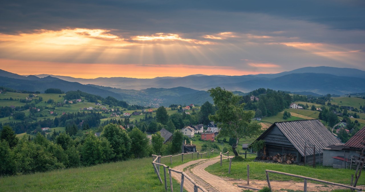 Prosty szlak na krótką wycieczkę górską. Dobry dla dzieci i seniorów