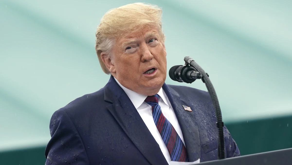 Donald Trump napisał na Twitterze, za mogące zakończyć się impeachmentem amerykańskiego prezydenta śledztwo Izby Reprezentantów w sprawie jego lipcowej rozmowy telefonicznej z prezydentem Ukrainy Wołodymyrem Zełenskim, jest "próbą zamachu stanu".