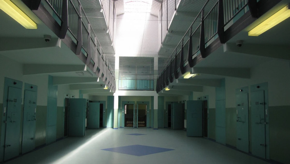 Marek Falenta chce poddać się badaniu na tak zwanym wykrywaczu kłamstw - informuje "Rzeczpospolita".​ Gazeta podaje, że obrońca Marka Falenty - biznesmena odsiadującego wyrok za zlecanie podsłuchów w restauracjach - złożył wniosek o bezzwłoczne zbadanie go przez biegłego poligrafera na wariografie.