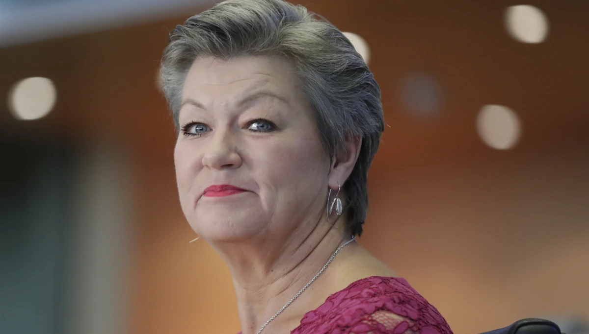 Kandydatka na komisarza ds. wewnętrznych Szwedka Ylva Johansson nie dostała zielonego światła od koordynatorów komisji wolności obywatelskich, co skończyłoby procedurę jej przesłuchania. Europosłowie chcą, by odpowiedziała na dodatkowe pytania - informuje PAP, powołując się na swoje źródła. 