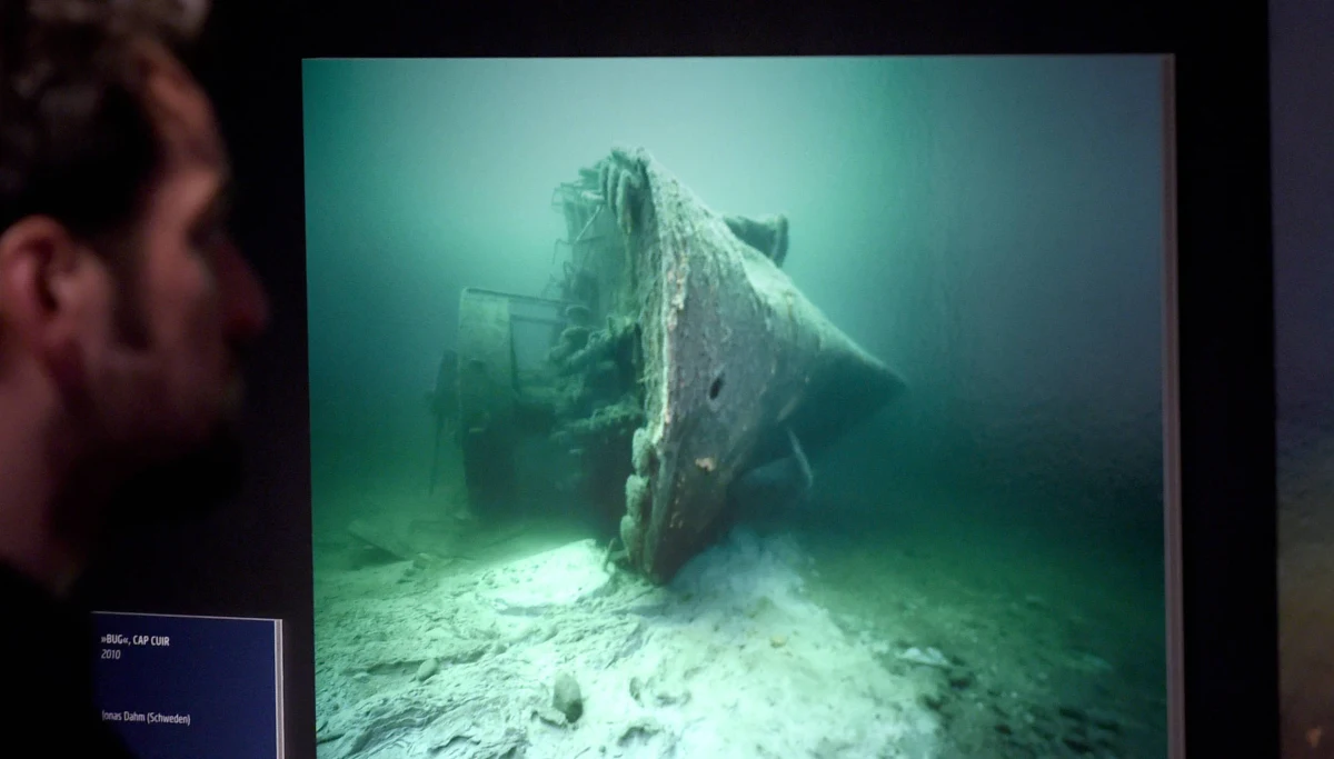 ​Wbrew własnym zapowiedziom resort gospodarki morskiej nie wystąpił do ambasady Francji w Polsce o wyjaśnienie sprawy nurkowania francuskich żołnierzy nad wrakiem statku "Wilhelm Gustloff". Marynarze, bez odpowiednich zgód polskiej administracji, nurkowali w miejscu objętym całkowitym zakazem nurkowania. Sprawę opisaliśmy w czerwcu tego roku. Ministerstwo Gospodarki Morskiej i Żeglugi Śródlądowej zapowiedziało wtedy podjęcia działań w tej sprawie.