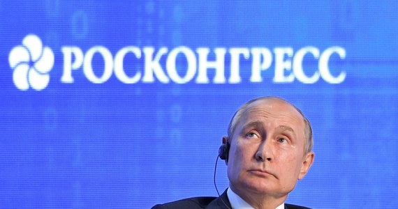 Prezydent Władimir Putin uznał w środę za śmieszne sugestie, że Rosja mogłaby podjąć próbę ingerowania w wybory prezydenckie w USA w 2020 roku. Mówił o tym na konferencji energetycznej w Moskwie.
