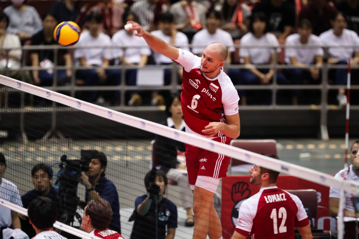 Stany Zjednoczone będą piątkowym rywalem biało-czerwonych podczas siatkarskiego Pucharu Świata. Znamy już skład reprezentacji na ten mecz. Po raz pierwszy w szóstce mogą się pojawić dwie wielkie gwiazdy siatkówki: Bartosz Kurek i Wilfredo Leon - podaje Onet.