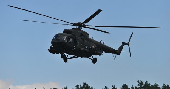 Wypadek wojskowego śmigłowca Mi-17 koło Łęczycy w Łódzkiem. Jak ustalił reporter RMF FM Krzysztof Zasada, nikomu na szczęście nie stało się nic poważnego, ale maszyna jest bardzo mocno uszkodzona. Sygnał w tej sprawie dostaliśmy od Słuchacza na Gorącą Linię RMF FM.