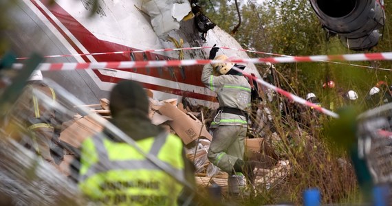 Pięć osób zginęło a trzy zostały ranne w wyniku awaryjnego lądowania samolotu transportowego An-12 w okolicach lotniska we Lwowie.