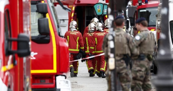 Francuska prokuratura antyterrorystyczna przejęła śledztwo w sprawie czwartkowego ataku nożownika w budynku paryskiej prefektury policji. Zginęło w nim czworo pracowników policji, jedna osoba jest w szpitalu.
