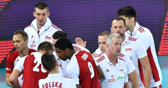 Reprezentacja Polski w siatkówce pokonała w piątym meczu Pucharu Świata reprezentację Włoch 3:0. To czwarte zwycięstwo biało-czerwonych w tym turnieju. Podopieczni Vitala Heynena zajmują 2. miejsce w tabeli.