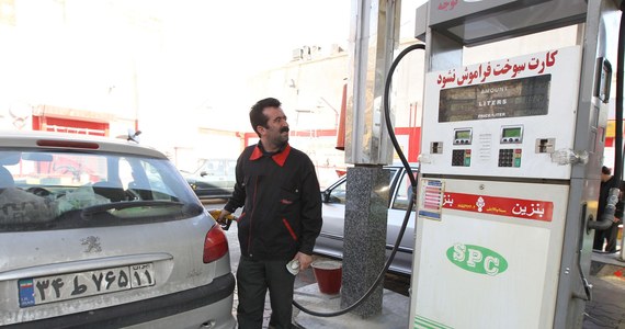 Iran wykorzysta wszelkie możliwe sposoby, aby eksportować swoją ropę naftową - informuje irański portal Shana, cytując słowa ministra ds. ropy naftowej Bidżana Namdara Zanganeha.
