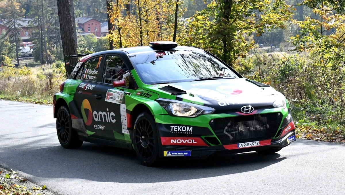 Bryan Bouffier okazał się najszybszy na trasach 53 Rajdu Dolnośląskiego – Hotel Zieleniec. Dzięki zwycięstwu Francuz został drugim wicemistrzem Polski. Na ostatnim odcinku Bouffier okazał się najszybszy, za co zgarnął 5 dodatkowych punktów. W generalce Mistrzostw ma on 90 oczek, czyli tyle samo ile Sylwester Płachytka (2 w Rajdzie Dolnośląskim), ale dzięki wygraniu kończącego sezon rajdu tytuł wędruje do Francuza. 