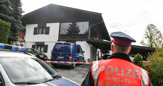 Dramatyczna sytuacja w narciarskim miasteczku Kitzbuehel w austriackim Tyrolu. 25-latek zastrzelił pięć osób - ofiary to 19-letnia była partnerka zabójcy oraz jej rodzice, brat i nowy partner. Mężczyzna oddał się po tym w ręce policji. 