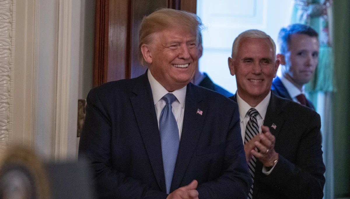 Drugi sygnalista, dysponujący wiedzą z pierwszej ręki o postępowaniu prezydenta USA Donalda Trumpa w sprawie Ukrainy, zgłosił się do wewnętrznego nadzoru amerykańskich służb wywiadowczych - poinformował prawnik tej osoby. 