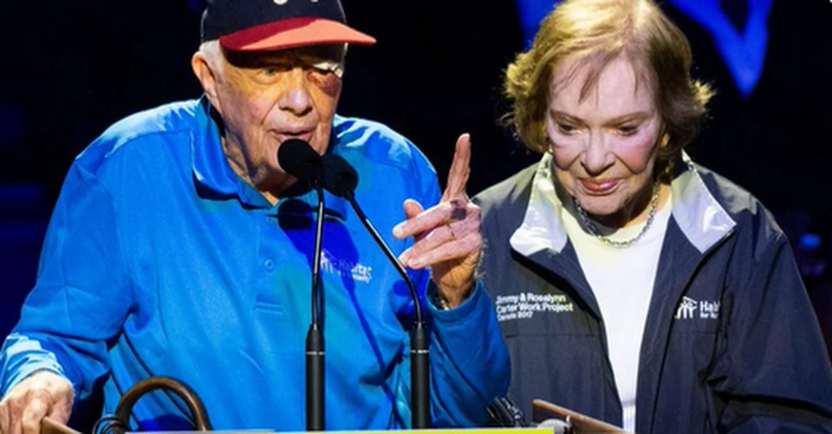 Były prezydent USA Jimmy Carter przewrócił się w swoim domu w Plains, w stanie Georgia. "Dotkliwie się potłukł. Konieczne było założenie 14 szwów m.in. na łukach brwiowych" - informuje rzeczniczka byłego polityka. Carter w ubiegły wtorek skończył 95 lat. 

