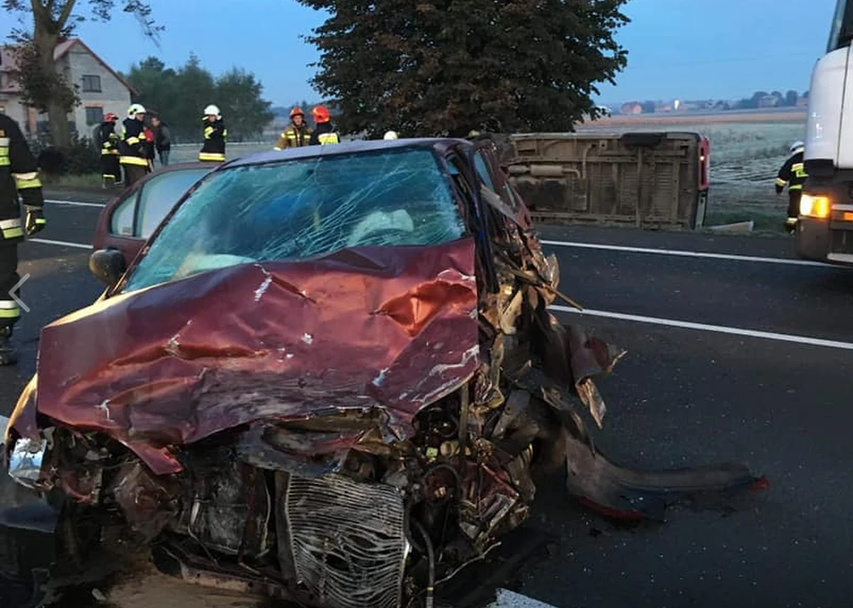 Pięć aut zderzyło się rano w poniedziałek na trasie krajowej numer 7  Kielce – Kraków. Do wypadku doszło okolicach Słomnik w Małopolsce. Informację dostaliśmy na Gorącą Linię RMF FM. 