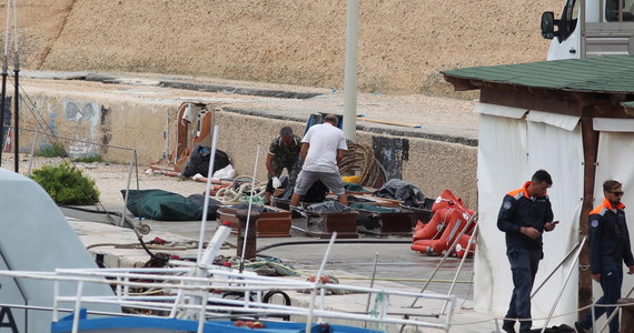 Ciała 13 kobiet wyłowili ratownicy prowadzący akcję na Morzu Śródziemnym po katastrofie łodzi z migrantami niedaleko brzegów włoskiej wyspy Lampedusa. Na pokładzie było około 50 osób. Straż Przybrzeżna ogłosiła, że jej jednostki uratowały 22 rozbitków.