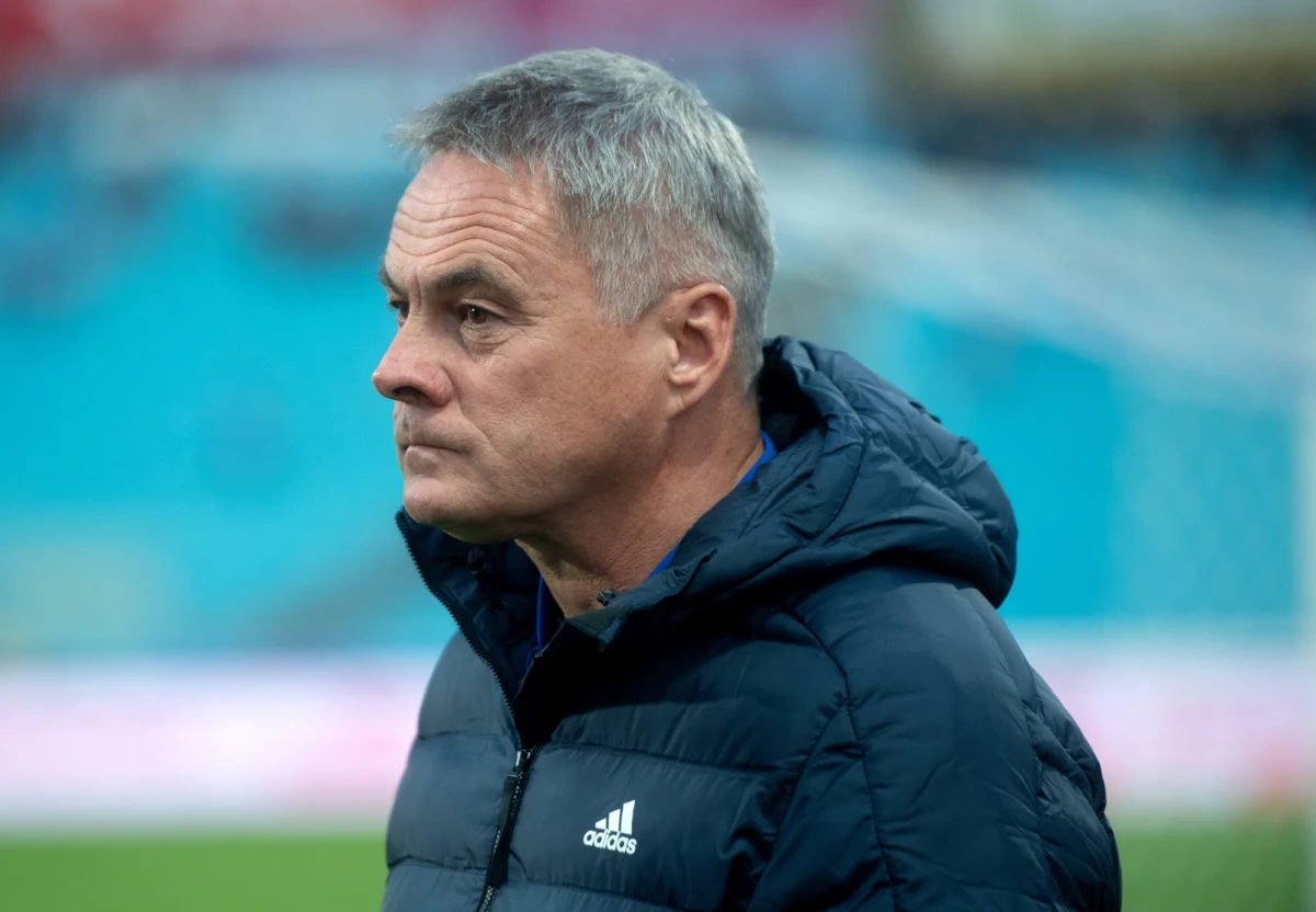 Według nieoficjalnych informacji ze źródeł zbliżonych do klubu Wojciech Stawowy ma zastąpić Jacka Zielińskiego na stanowisku trenera piłkarzy występującej w ekstraklasie Arki Gdynia. 53-letni szkoleniowiec prowadził ten zespół od czerwca 2006 do kwietnia 2008 roku.