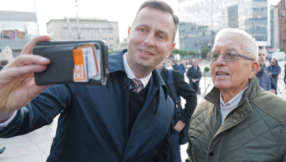 Walczymy o dwucyfrowy wynik. To nasza ambicja. Prawybory w Wieruszowie pokazały, że idziemy w górę – powiedział w poniedziałek prezes PSL Władysław Kosiniak-Kamysz w Bielsku-Białej. Dodał, że nie warto słuchać tych, który mówią, iż liczą się tylko dwie opcje.