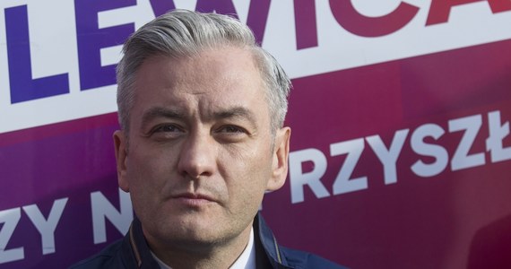 Robert Biedroń ze słowami uznania od strażaków-ochotników z mazowieckiej wsi Regut. Polityk Wiosny - jak donoszą strażacy na swoim facebookowym profilu - udzielił pomocy poszkodowanym w wypadku na krajowej "50". "Trzeba pochwalić postawę tego Pana (…) kierowcę wraz z dwuletnim synem wydostał z płonącego samochodu" - piszą.