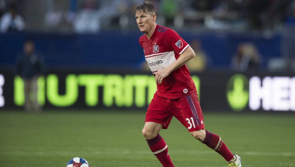 Bastian Schweinsteiger, który w 2014 roku z piłkarską reprezentacją Niemiec zdobył mistrzostwo świata, ogłosił zakończenie kariery. 35-latek w dorobku ma także m.in. osiem tytułów mistrza Niemiec wywalczonych z Bayernem Monachium. Ostatnio grał w Chicago Fire.