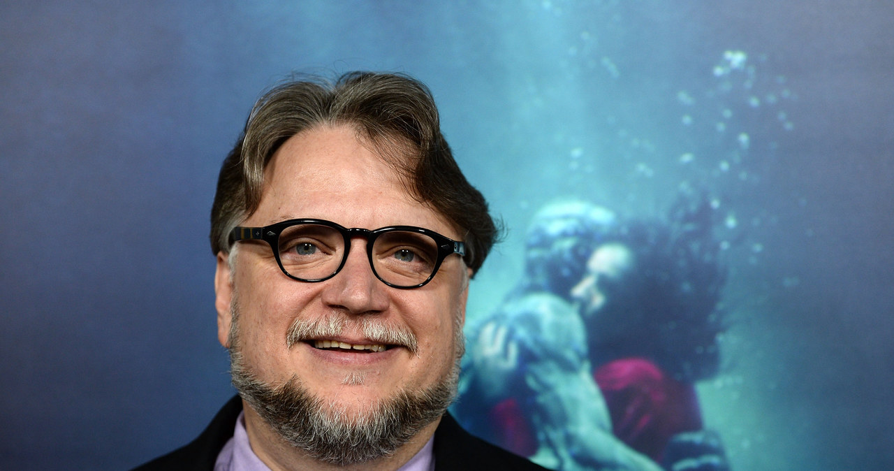 - Nigdy nie sądziłem, że potrzebuję Oscara, do czasu aż go otrzymałem - przyznaje Guillermo del Toro. Według reżysera, horrory mogą mieć aspekt edukacyjny, a najlepszym sposobem na odpoczynek od jednego projektu, jest kolejny. Twórca obchodzi 9 października 55. urodziny.