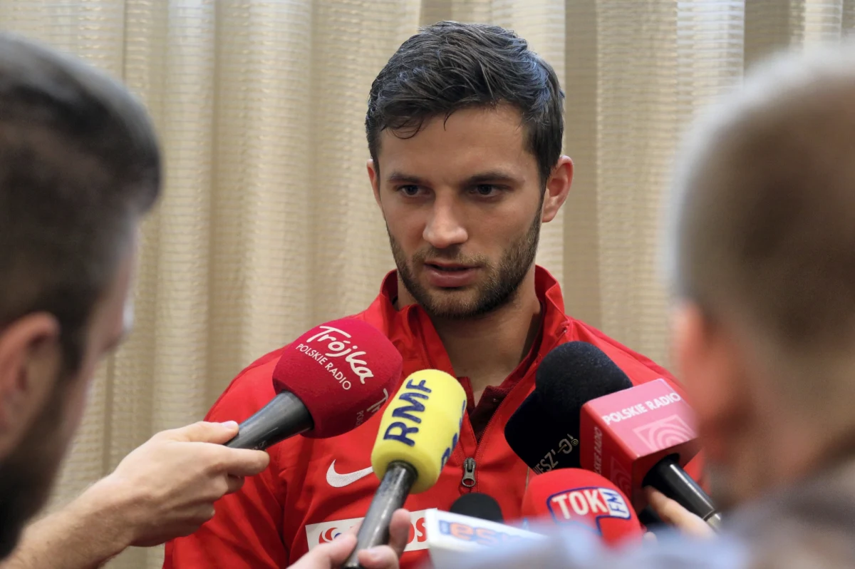 "Zdobycie sześciu punktów z Łotwą i Macedonią Północną jest naszym obowiązkiem" - przyznał Bartosz Bereszyński przed zbliżającymi się meczami eliminacji mistrzostw Europy 2020, które biało-czerwoni rozegrają jutro w Rydze i w niedzielę w Warszawie. Jak ocenił w rozmowie z dziennikarzami: "Jesteśmy drużyną z najlepszej ósemki w Europie".