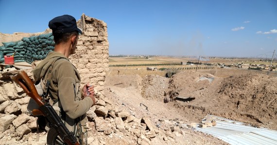 Rada Bezpieczeństwa ONZ spotka się, by omówić sytuacje w Syrii. Wśród pięciu krajów, które zaproponowały dyskusję, jest Polska. Tuż po rozpoczęciu przez Turcję ofensywy w Syrii, wymierzonej w kurdyjskie milicje Ludowe Jednostki Samoobrony (YPG), w nalotach zginęło dwóch cywili - podaje w środę AFP, powołując się na siły kurdyjskie.