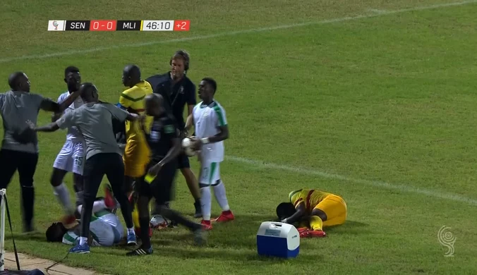 Absurdalne sceny podczas meczu Senegal - Mali. Wideo
