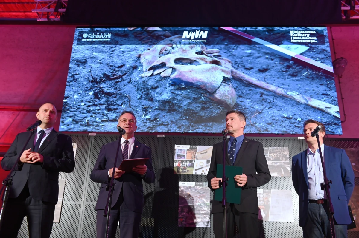 Podczas prac archeolodzy znaleźli na Westerplatte kolejne – trzecie już - ludzkie szczątki. Według badaczy jest duże pradopodobieństwo, że należą do polskich żołnierzy. Znaleziono też około 260 kości. Specjaliści zbadają wszytskie szczątki, próbując ustalić tożsamość zmarłych. 