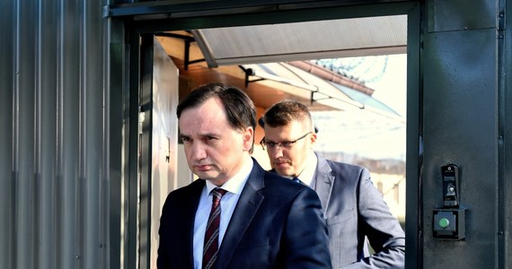 "To jest polityczna akcja, stanowiąca próbę ingerowania w przebieg polskich wyborów" – powiedział w czwartek minister sprawiedliwości Zbigniew Ziobro, komentując skargę Komisji Europejskiej do TSUE w sprawie systemu dyscyplinarnego dla sędziów w Polsce.