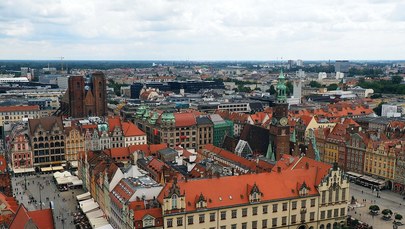 Makabryczne odkrycie we Wrocławiu. W mieszkaniu znaleziono ciała dwóch osób 
