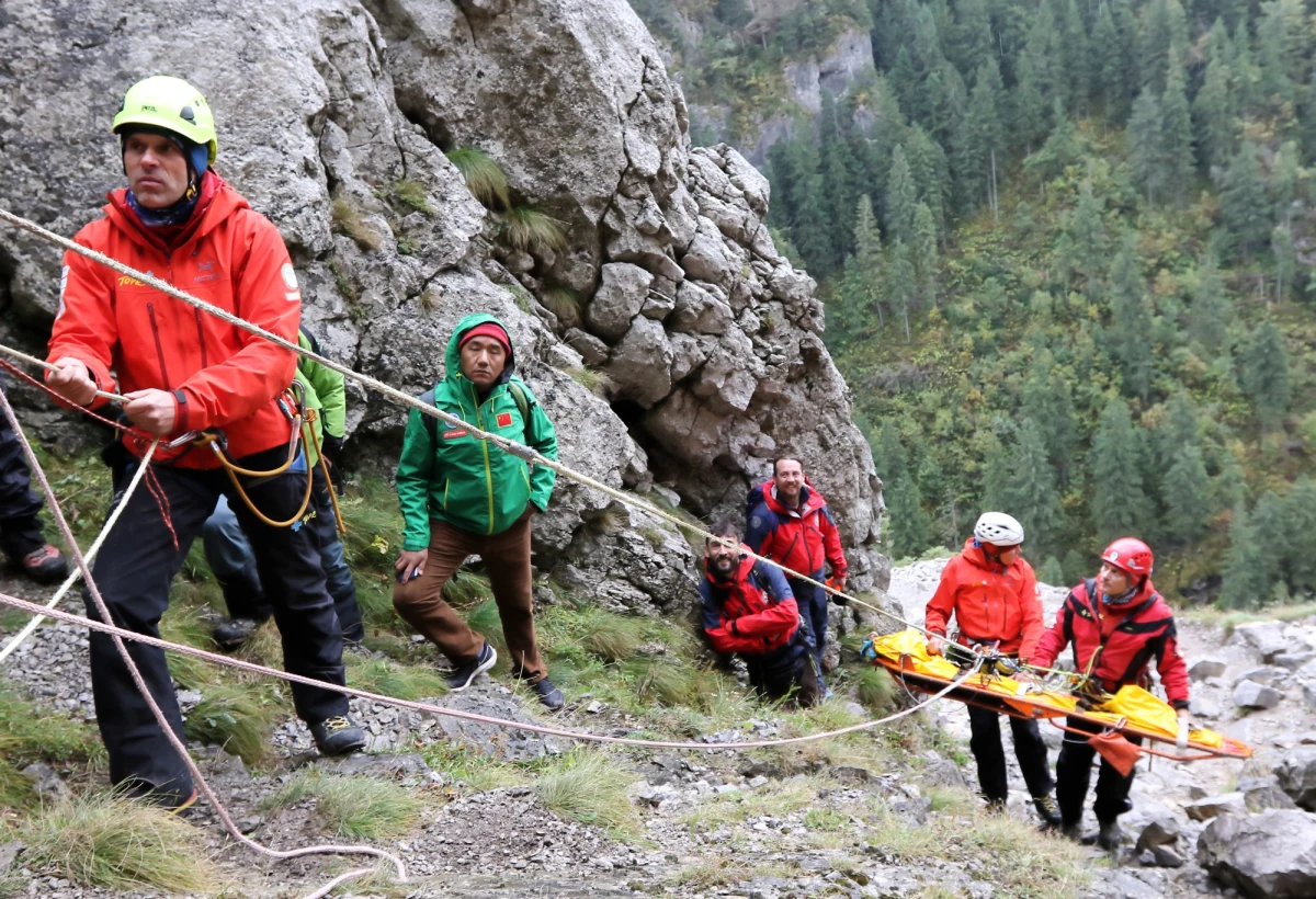 Ratownicy Tatrzańskiego Ochotniczego Pogotowia Ratunkowego chcą wykorzystywać telefony komórkowe, aby precyzyjnie określić położenie osób zasypanych przez śnieżne lawiny. Jednak do wprowadzenia takiego narzędzia będą konieczne zmiany legislacyjne.