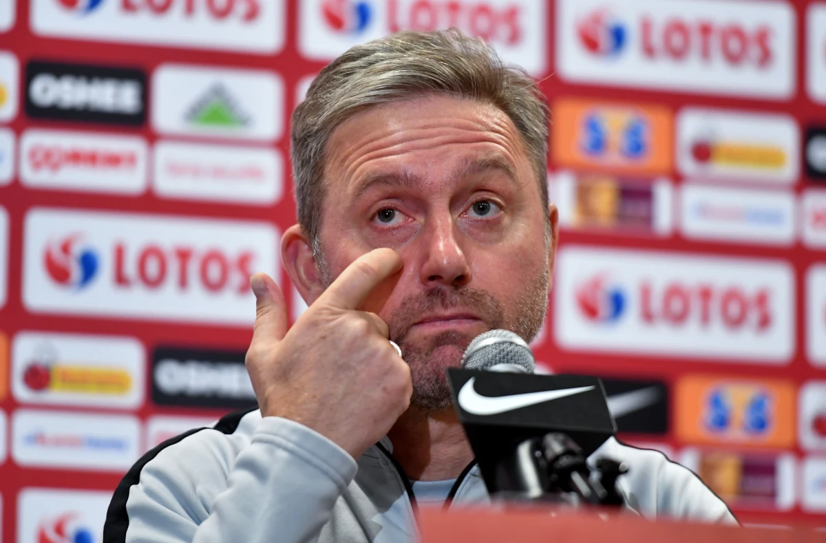 "Wiemy, z kim walczymy. Oni poczuli krew" - tak selekcjoner polskiej kadry Jerzy Brzęczek mówił o drużynie Macedonii Północnej w przeddzień pojedynku obu ekip w eliminacjach Euro 2020. Równocześnie jednak nie pozostawił wątpliwości: "Dla nas cel jest jasny. Gramy jutro o awans".