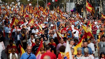W Barcelonie wielotysięczny marsz poparcia dla jedności Hiszpanii