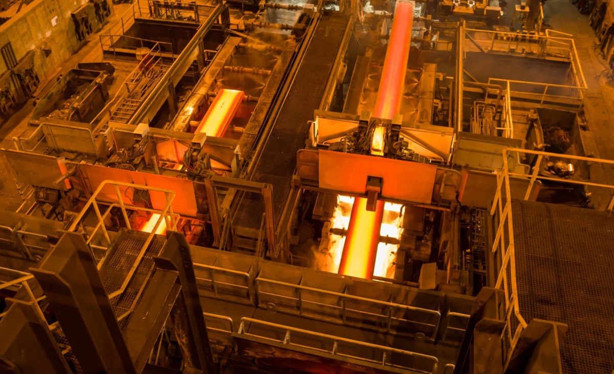 ArcelorMittal Poland zaprzeczył informacjom, jakoby pod koniec października miało dojść do wygaszenia wielkiego pieca w krakowskiej hucie. Doniesienia te zdementował również wiceminister energii Adam Gawęda. 