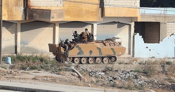 24 cywilów zginęło podczas ofensywy sił tureckich w północno-wschodniej Syrii. Wojska tureckie zajęły też centrum miasta Tel Abjad - podało Syryjskie Obserwatorium Praw Człowieka.