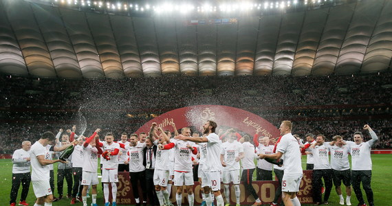 2:0 takim wynikiem dla reprezentacji Polski zakończył się mecz Polska – Macedonia Północna. Zwycięstwo zagwarantowało Biało-Czerwonym awans na mistrzostwa Europy 2020. Reprezentacja Polski może cieszyć się pewnym awansem na mistrzostwa na ponad miesiąc przed końcem eliminacji. Polska jest czwartym krajem, który może poszczycić się pewnym awansem. Wcześniej udało się to reprezentacji Belgii, Włoch i Rosji.