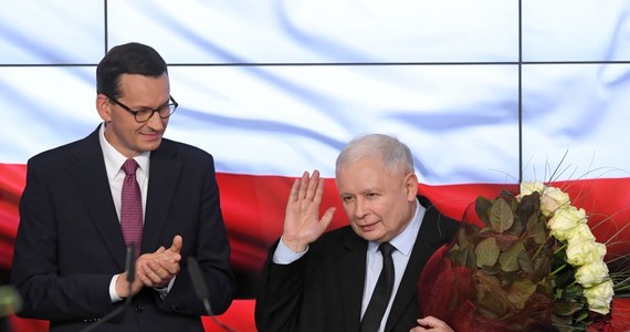 Prawo i Sprawiedliwość wygrało wybory parlamentarne w USA wśród głosujących tam Polaków. Według niepełnych jeszcze danych w Senacie kandydaci PiS uzyskali 16940 (58.5 proc.) z 29195 złożonych głosów, a w Sejmie 15569 (52.7 proc.) na 29517 oddane głosy. Frekwencja wyniosła 91 proc.
