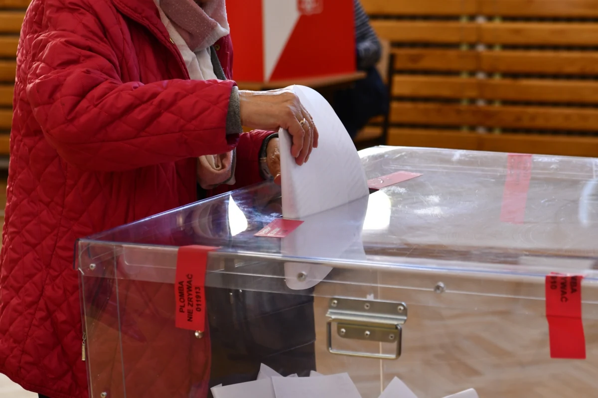 PiS zdobyło 66,76 proc. głosów w wyborach do Sejmu w Siedlcach (okręg nr 18); KKW PSL - 12,37 proc.; KKW Koalicja Wyborcza - 9,2 proc. a KW Konfederacja Wolność i Niepodległość - 5,75 proc. - wynika z danych opublikowanych na stronie PKW z 54,55 proc. komisji.