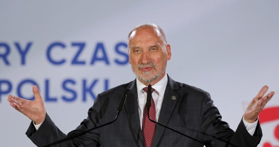 Były szef MON Antoni Macierewicz (PiS) zdobył najwięcej głosów w wyborach do Sejmu w okręgu piotrkowskim (nr 10). Według danych z ponad 95 proc obwodowych komisji wyborczych w niedzielę głosowało na niego 30 452 osób. PiS uzyskał 56,90 proc., KO – 14,44 proc.
