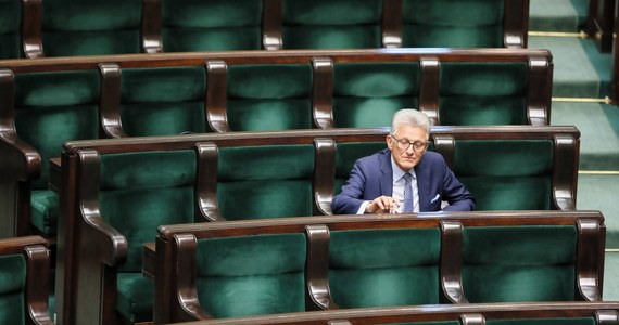 Stanisław Piotrowicz może nie dostać się do Sejmu – wynika z danych Państwowej Komisji Wyborczej. Poseł na liście Prawa i Sprawiedliwości ma dopiero dziewiąty wynik.