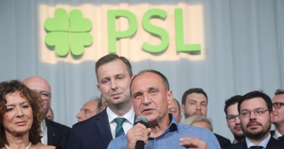 Paweł Kukiz, Stanisław Tyszka, Jarosław Sachajko oraz Paweł Szramka i Józef Brynkus to posłowie Kukiz'15, którzy najpewniej dostaną się z list PSL-u do Sejmu. O szósty mandat walczy jeszcze Agnieszka Ścigaj.