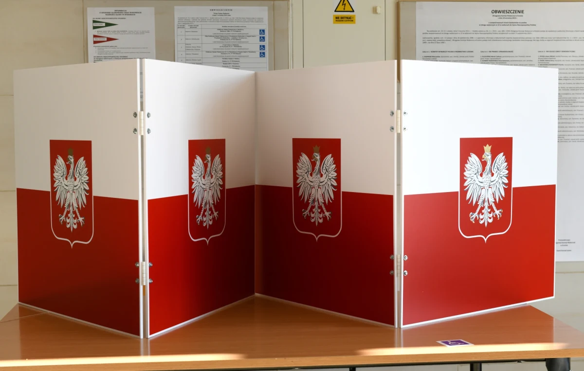 Po przeliczeniu głosów ze wszystkich obwodowych komisji wyborczych w wyborach do Senatu w okręgu nr 62, obejmującym Słupsk oraz powiaty słupski, lęborski i wejherowski, wygrał senator kilku minionych kadencji Kazimierz Kleina (KO). Poparło go 60,02 proc. głosujących - podała PKW na swojej stronie internetowej.