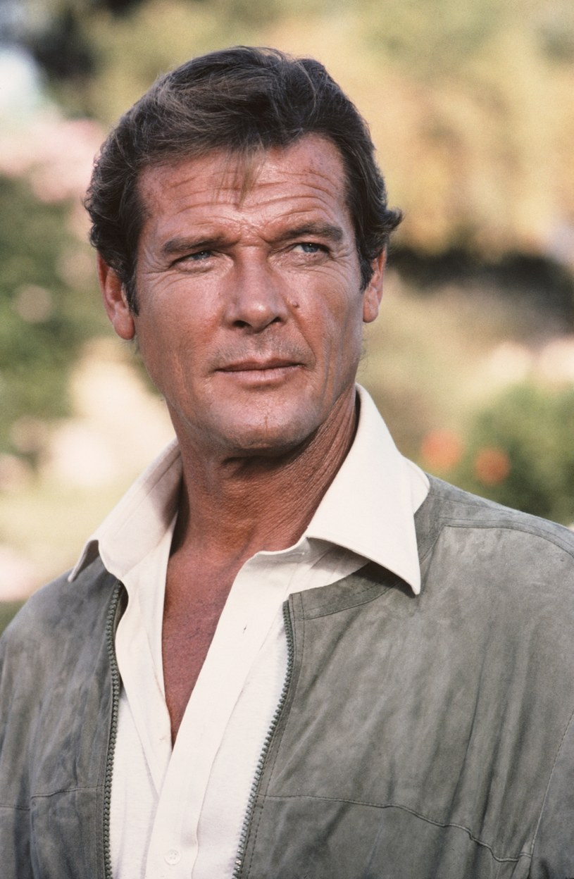 W początkach kariery zagrał w kilku serialach, m.in. w "Świętym" czy "Ivanhoe", ale dopiero jako dojrzały mężczyzna i aktor otrzymał licencję na sukces: rolę agenta 007. 14 października minęła 92. rocznica urodzin Rogera Moore'a.