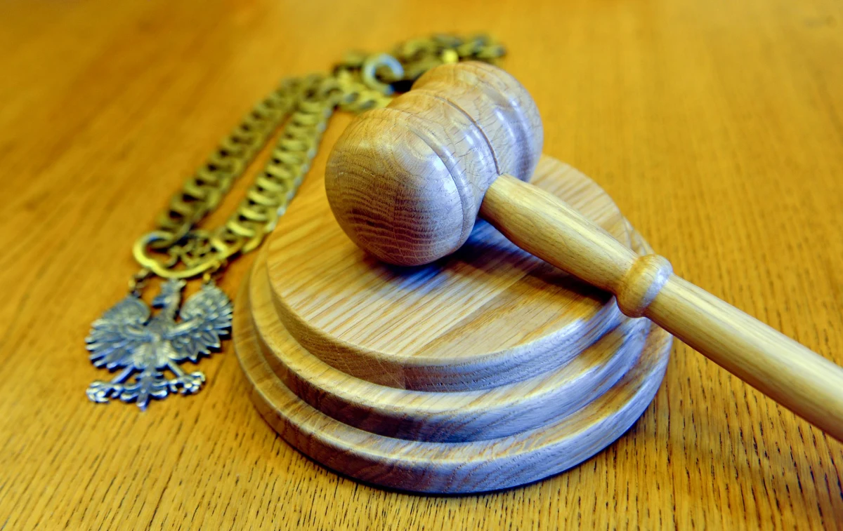 Wojskowy Sąd Okręgowy w Warszawie uwzględnił wniosek prokuratora Oddziałowej Komisji Ścigania Zbrodni przeciwko Narodowi Polskiemu w Warszawie i wydał Europejski Nakaz Aresztowania wobec byłego sędziego Stefana Michnika. Taką informację przekazał Polskiej Agencji Prasowej Instytut Pamięci Narodowej.