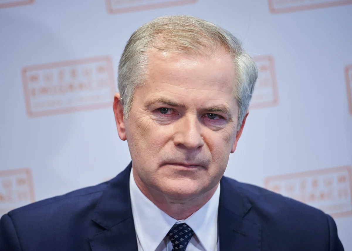 Sławomir Rybicki z Koalicji Obywatelskiej zwyciężył w wyborach do Senatu w okręgu nr 64, obejmującym Gdynię i powiat pucki, uzyskując 106 970 głosów - podała Okręgowa Komisja Wyborcza w Słupsku.