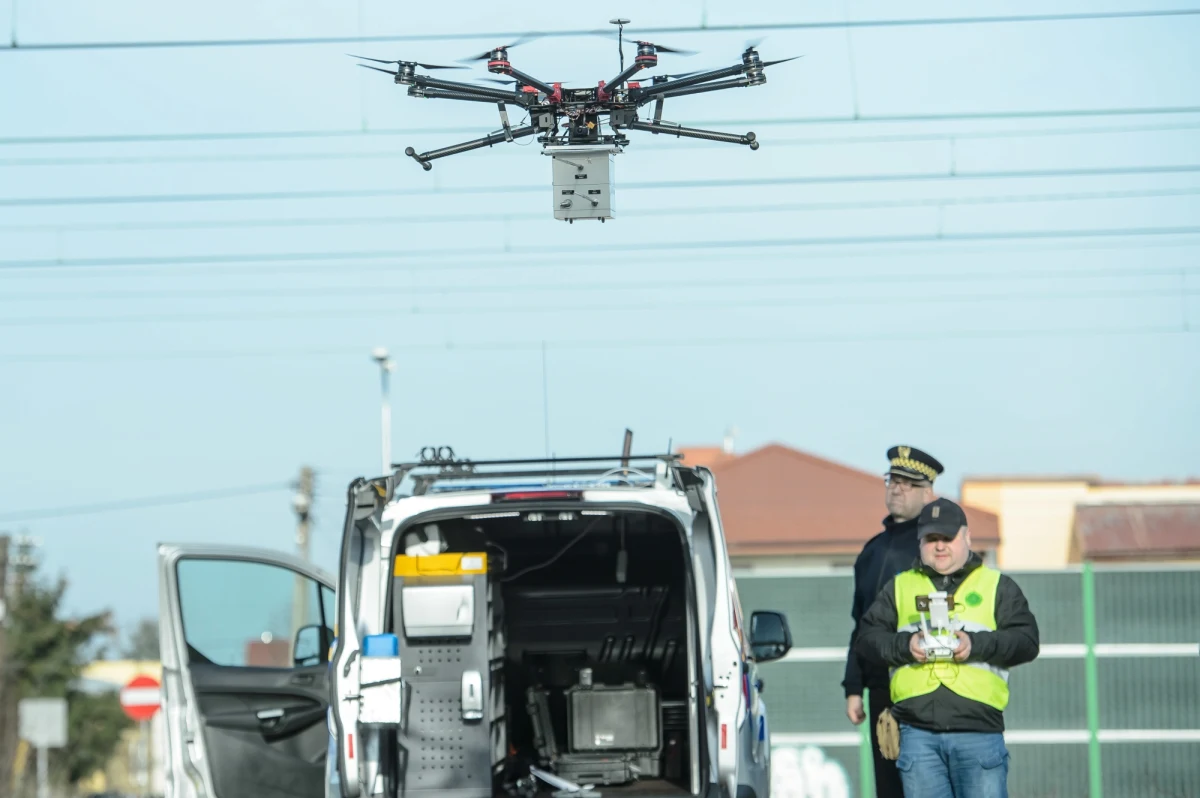 Ostrzeżenie o wysokim stężeniu zanieczyszczeń powietrza wydał we wtorek Śląski Urząd Wojewódzki. To pierwszy w województwie komunikat wydany na podstawie nowych norm informowania i alarmowania o smogu.
