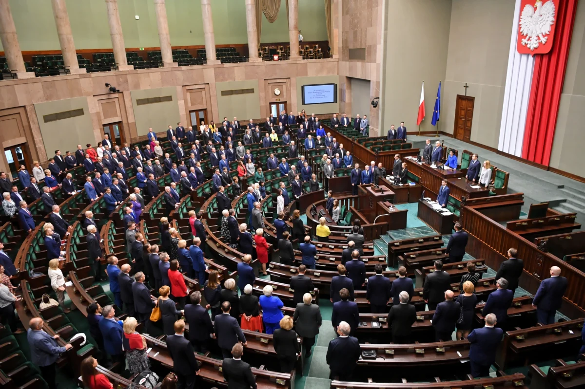 W Sejmie odbyło się pierwsze czytanie obywatelskiego projektu nowelizacji Kodeksu karnego. Przygotowała go inicjatywa "Stop Pedofilii". Jego celem ma być "zapewnienie prawnej ochrony dzieci i młodzieży przed deprawacją seksualną i demoralizacją".